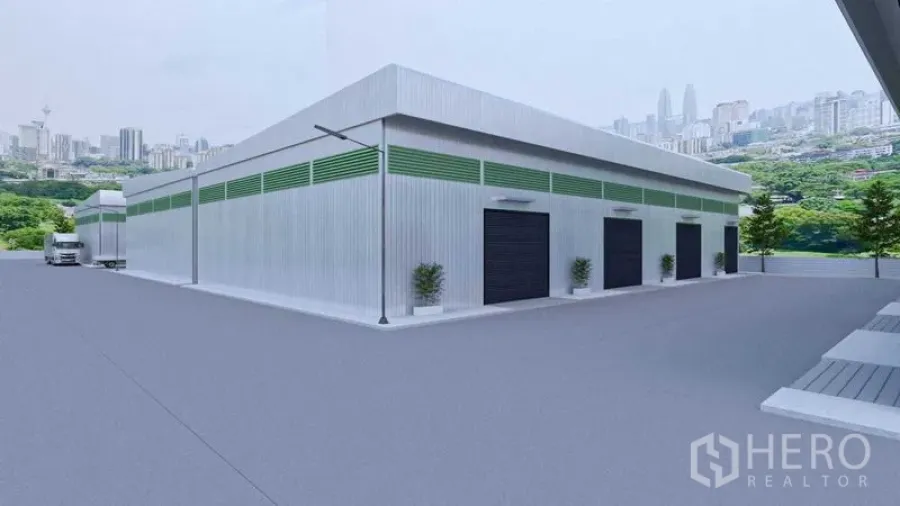 คลังสินค้า ให้เช่าในBang Phli, Samut Prakan - มุมอาคารโกดังเมทัลชีท พร้อมประตูโหลดสินค้าและทางเข้ารถบรรทุก