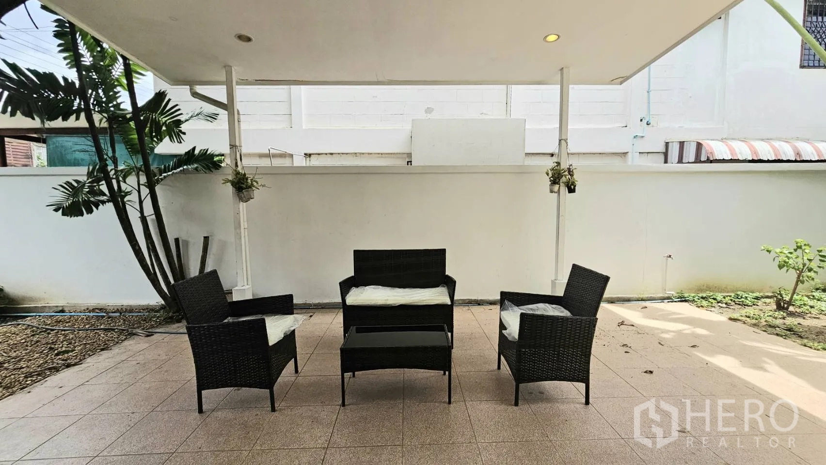 Property Image #23 for property HRE01294