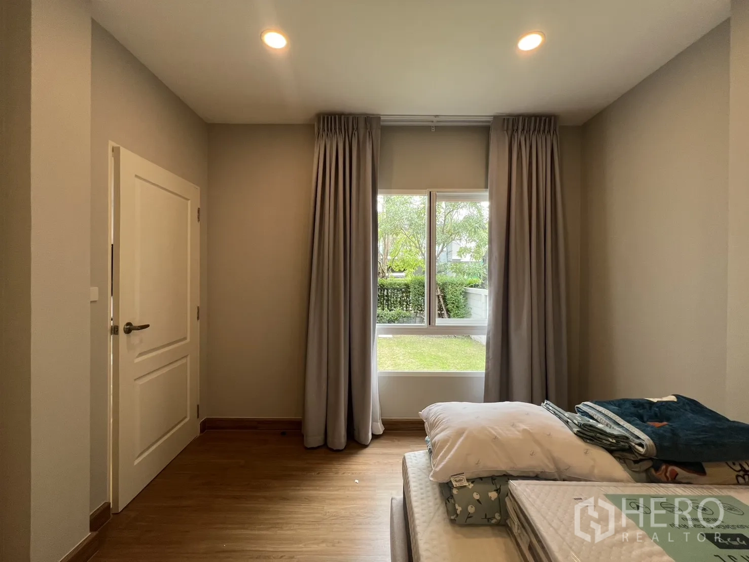 Property Image #26 for property HRE01191