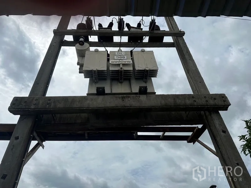 โรงงาน ให้เช่าในLam Luk Ka, Pathum Thani - หม้อแปลงไฟฟ้าภายในพื้นที่ รองรับไฟฟ้า 3 เฟสหนัก