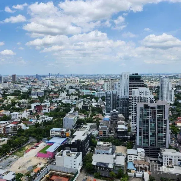 คอนโด ให้เช่าในWatthana, Bangkok - วิวสกายไลน์ย่านทองหล่อและพื้นที่โดยรอบของกรุงเทพฯจากมุมสูง