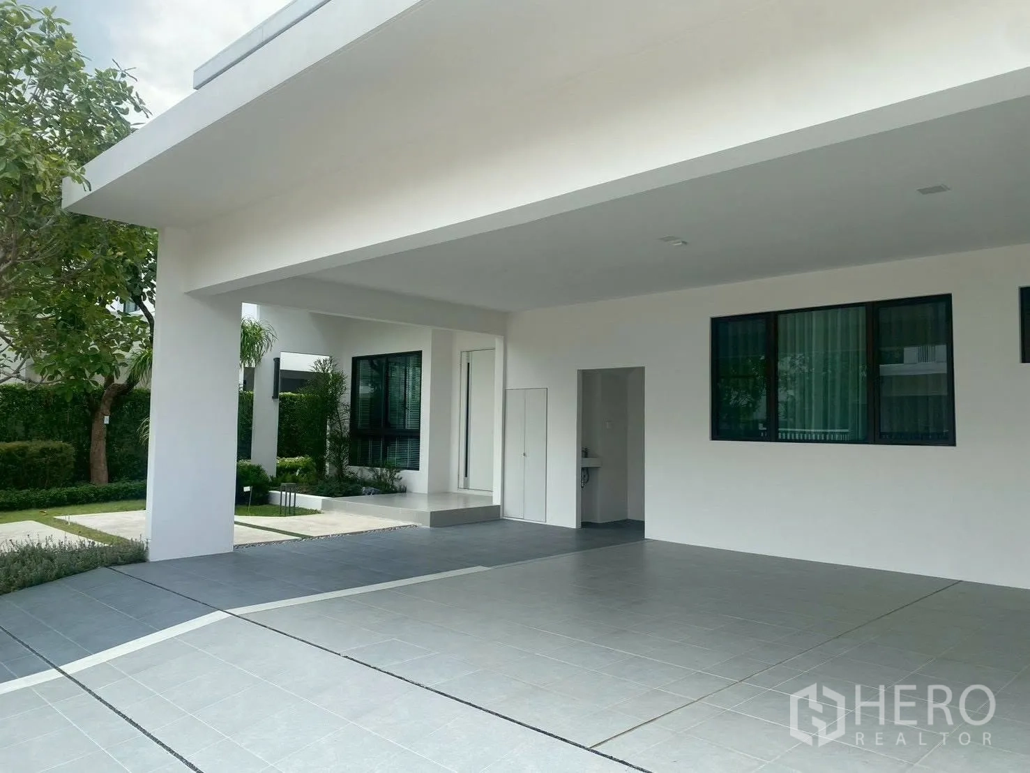 Property Image #24 for property HRE01030