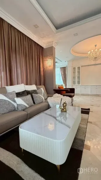 Detached House for rent or sale in Bang Phli, Samut Prakan - Cozy sofa corner with sheer curtains and marble coffee table in the living room