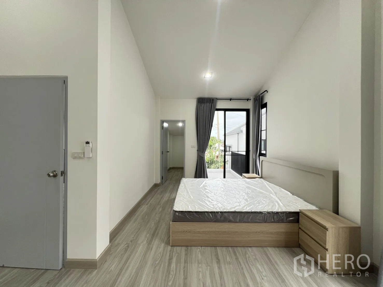 Property Image #26 for property HRE01190