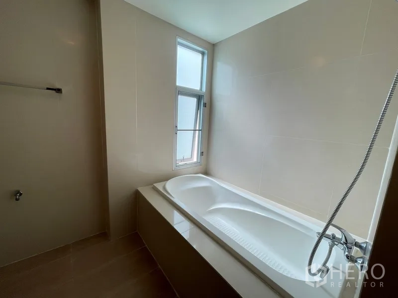 Property Image #4 for property BRE18995