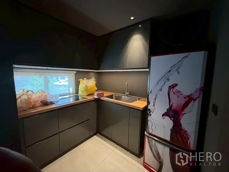 Property Image #9 for property HRE00177