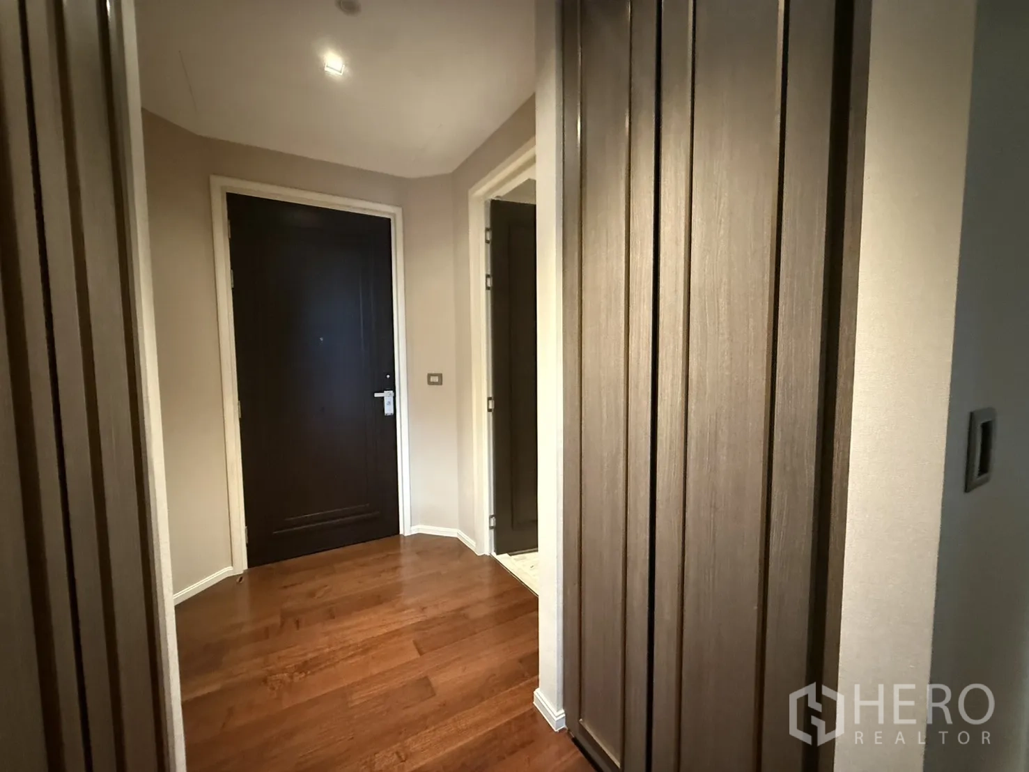 Property Image #4 for property HRE00708