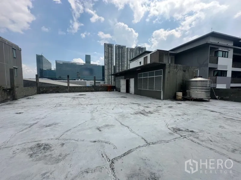 Office Space for rent - Expansive rooftop terrace with city skyline views