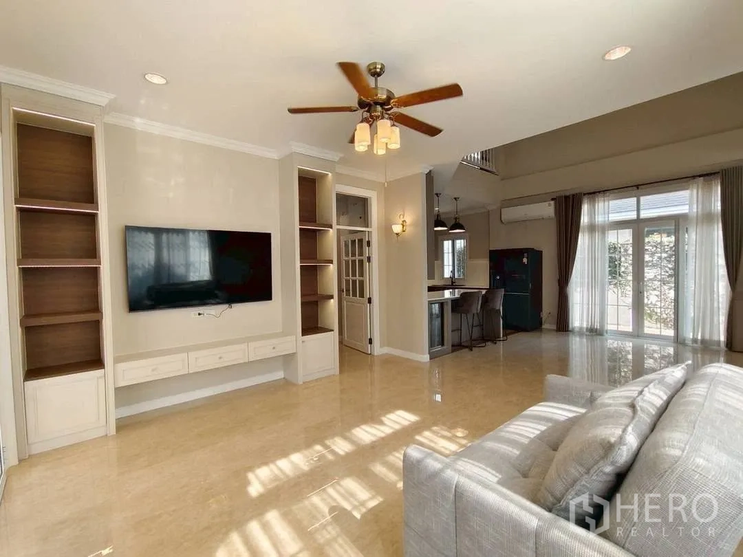 Property Image #20 for property HRE01037