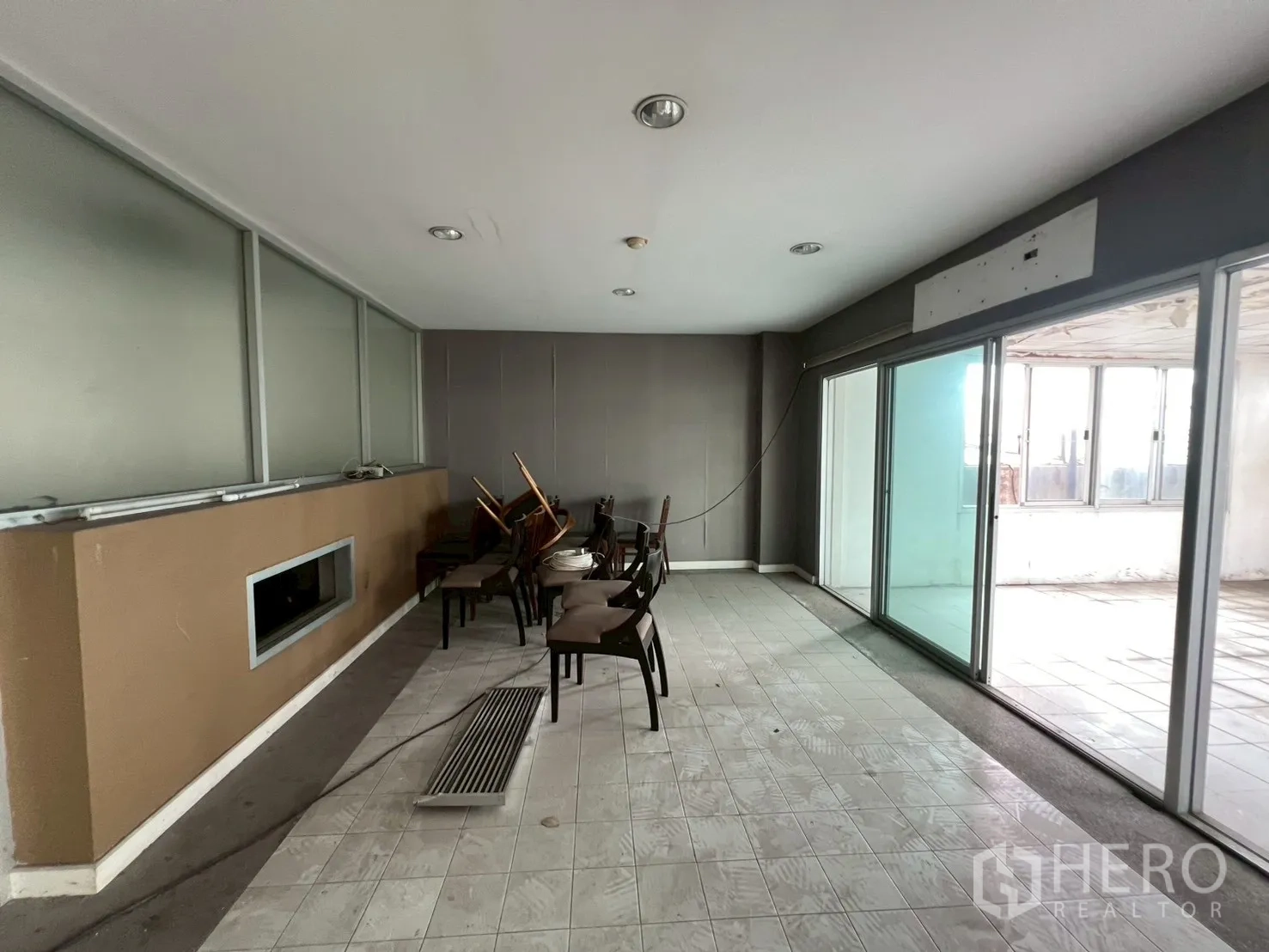 Shophouse for rent - Multipurpose room beside terrace with sliding glass doors.