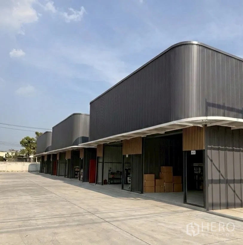 Property Image #9 for property HRE00294