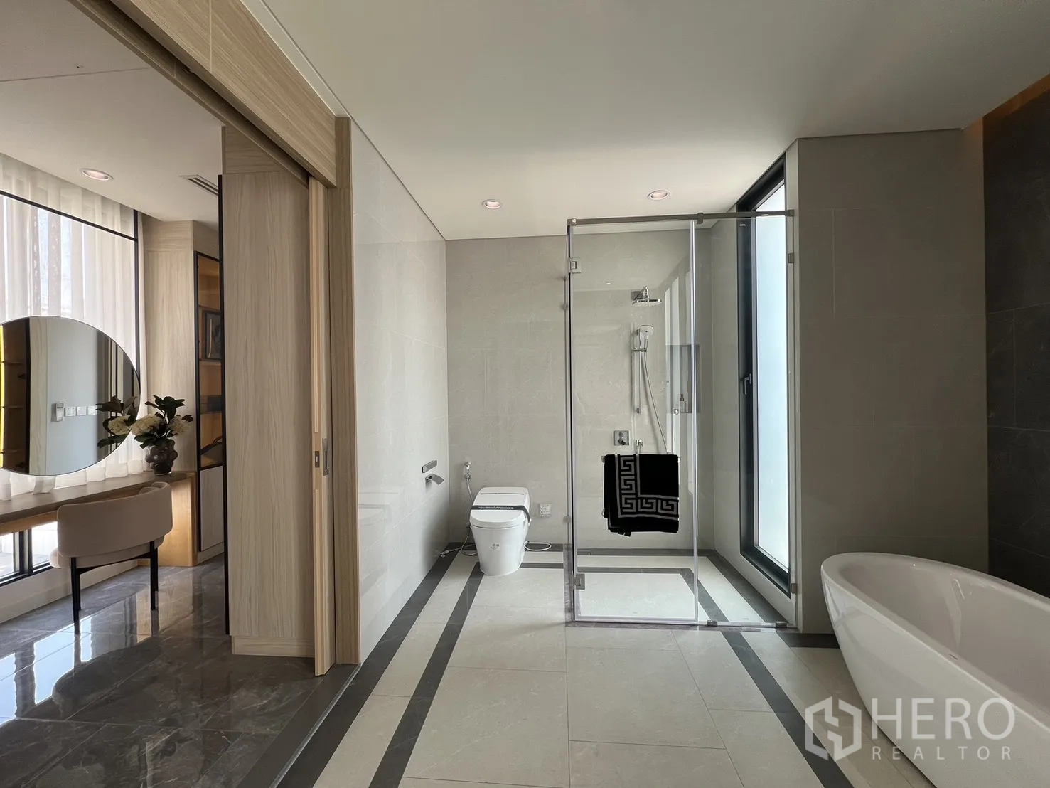Property Image #22 for property HRE00581