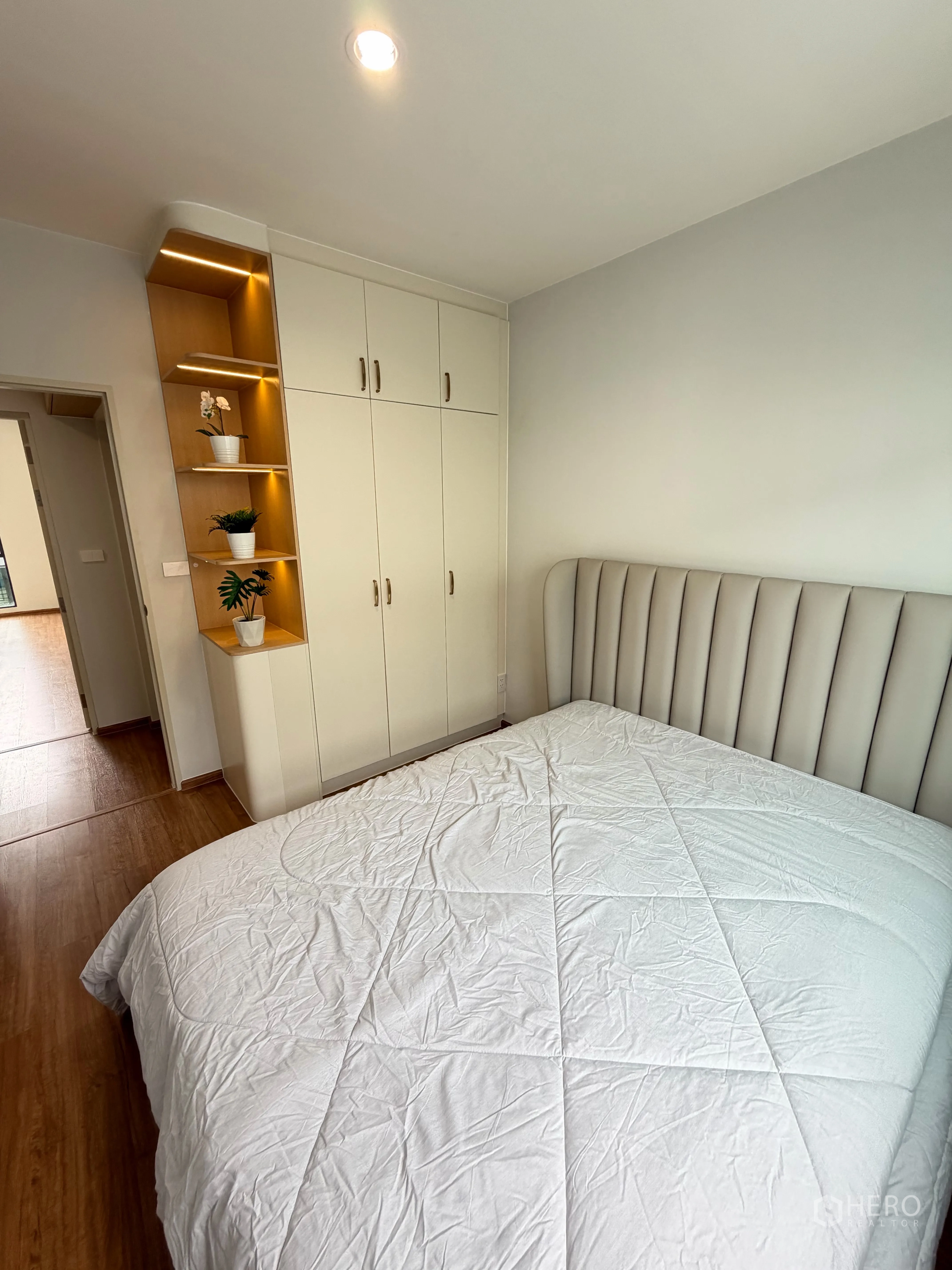 Property Image #6 for property HRE01444