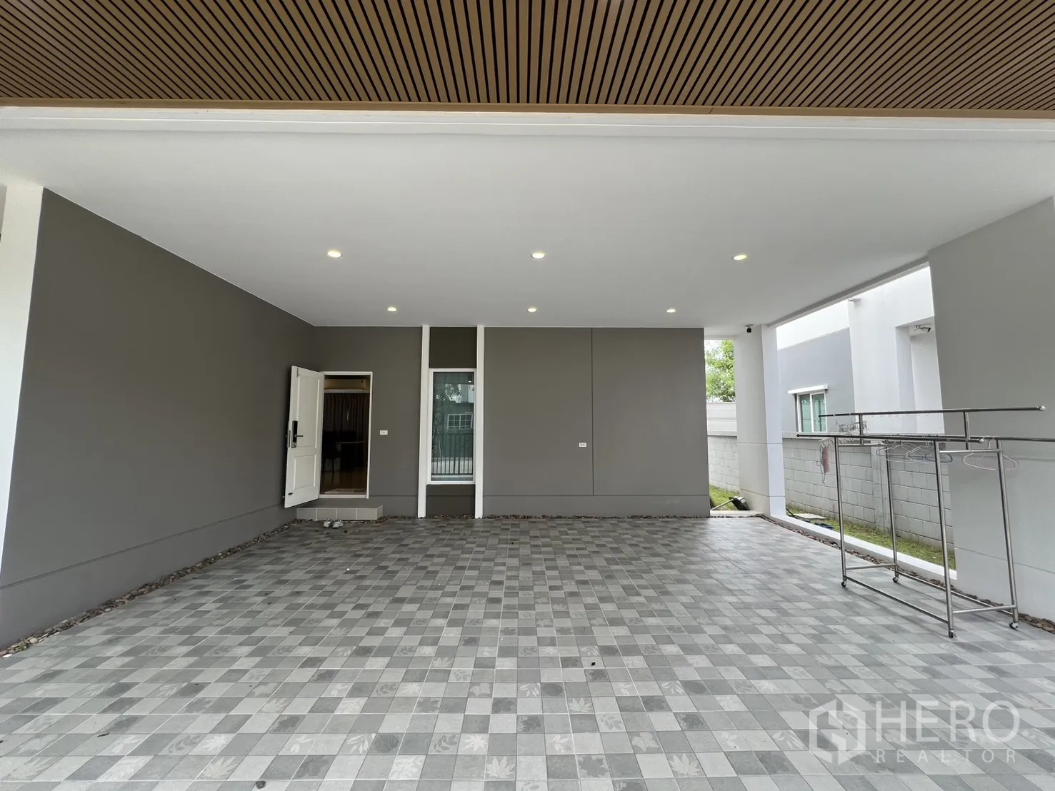 Property Image #35 for property HRE01191
