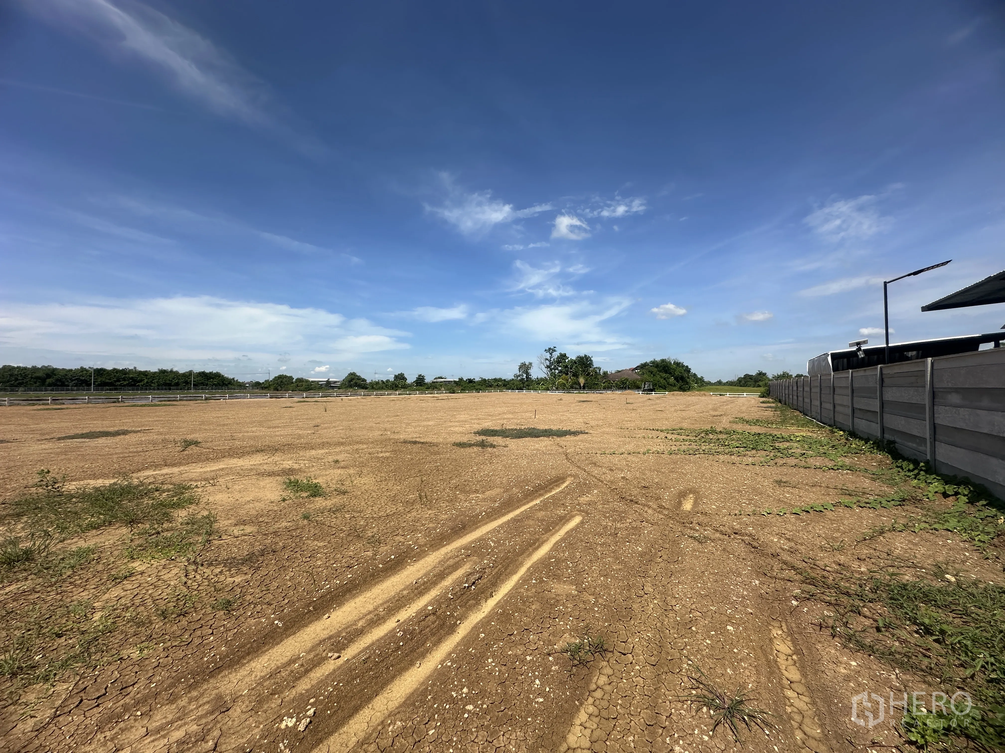 Property Image #7 for property HRE00951