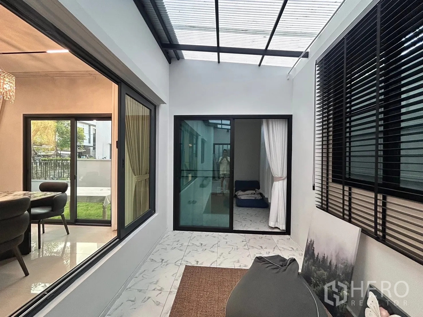 Property Image #19 for property HRE00403