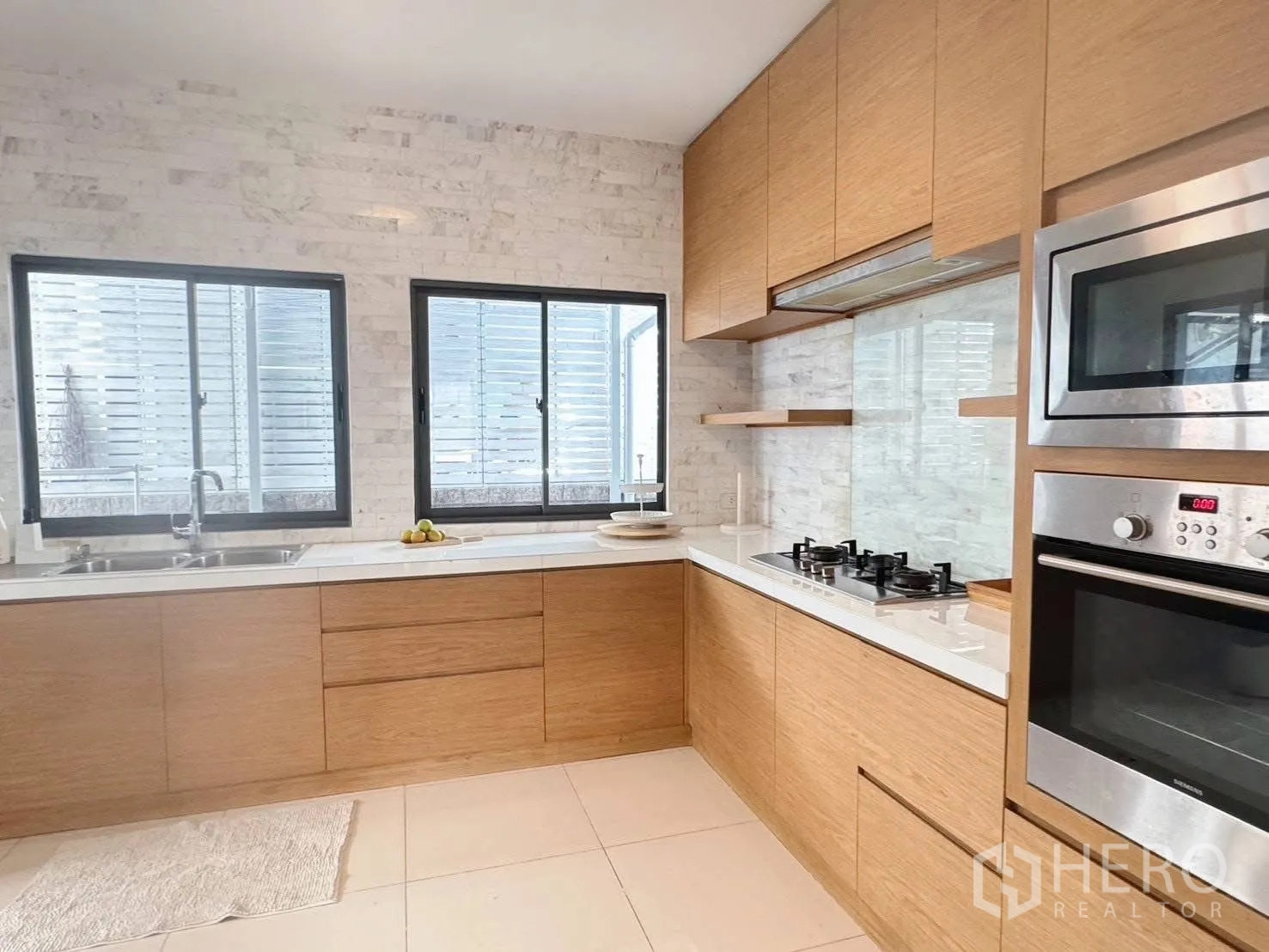 Property Image #21 for property HRE00869