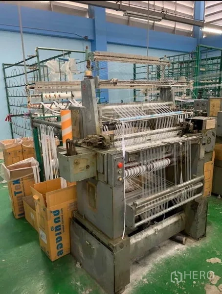 คลังสินค้า ขายในMueang Samut Sakhon, Samut Sakhon - เครื่องทออุตสาหกรรมภายในพื้นที่การผลิตของโกดัง