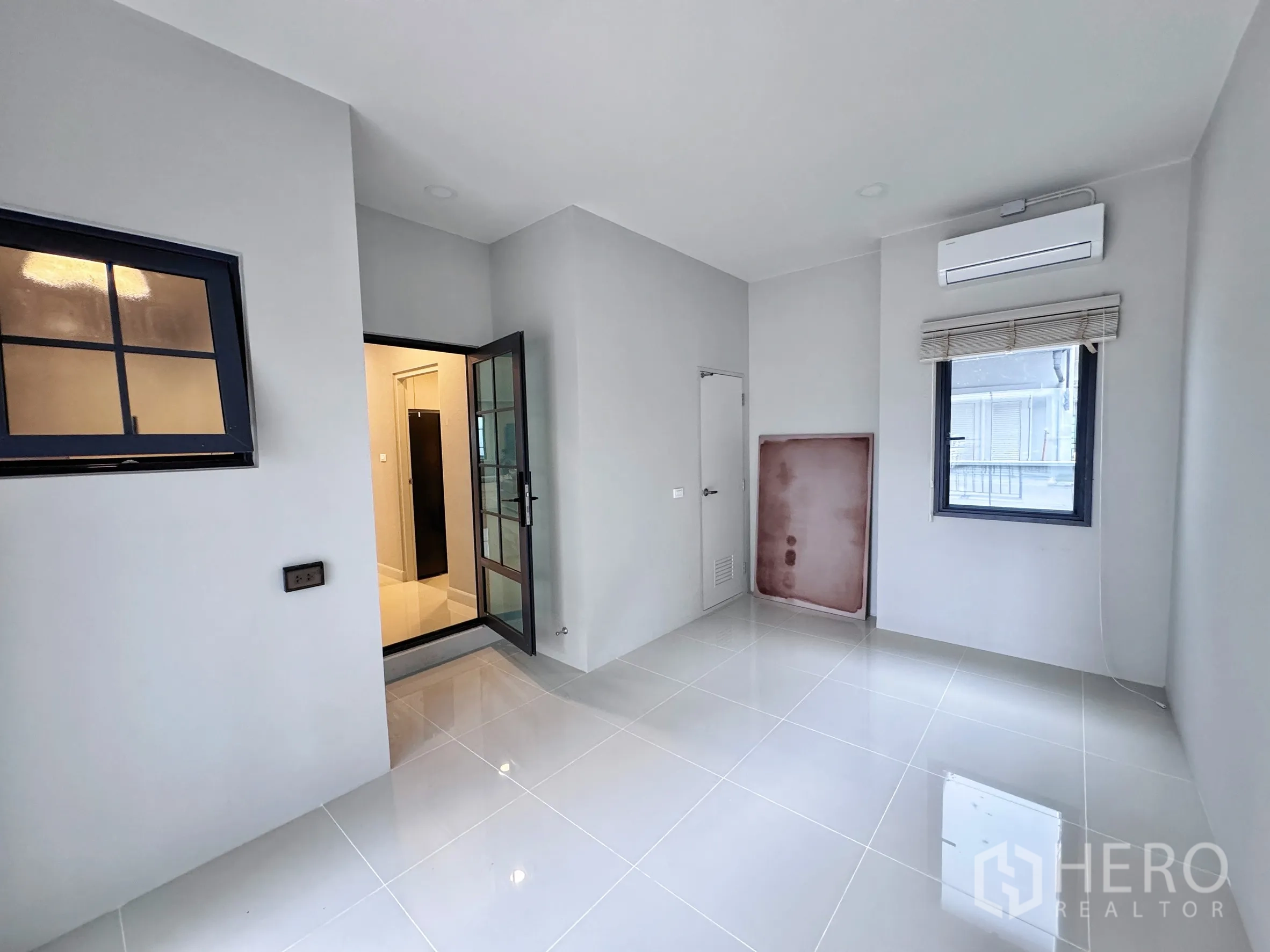 Property Image #25 for property HRE01186