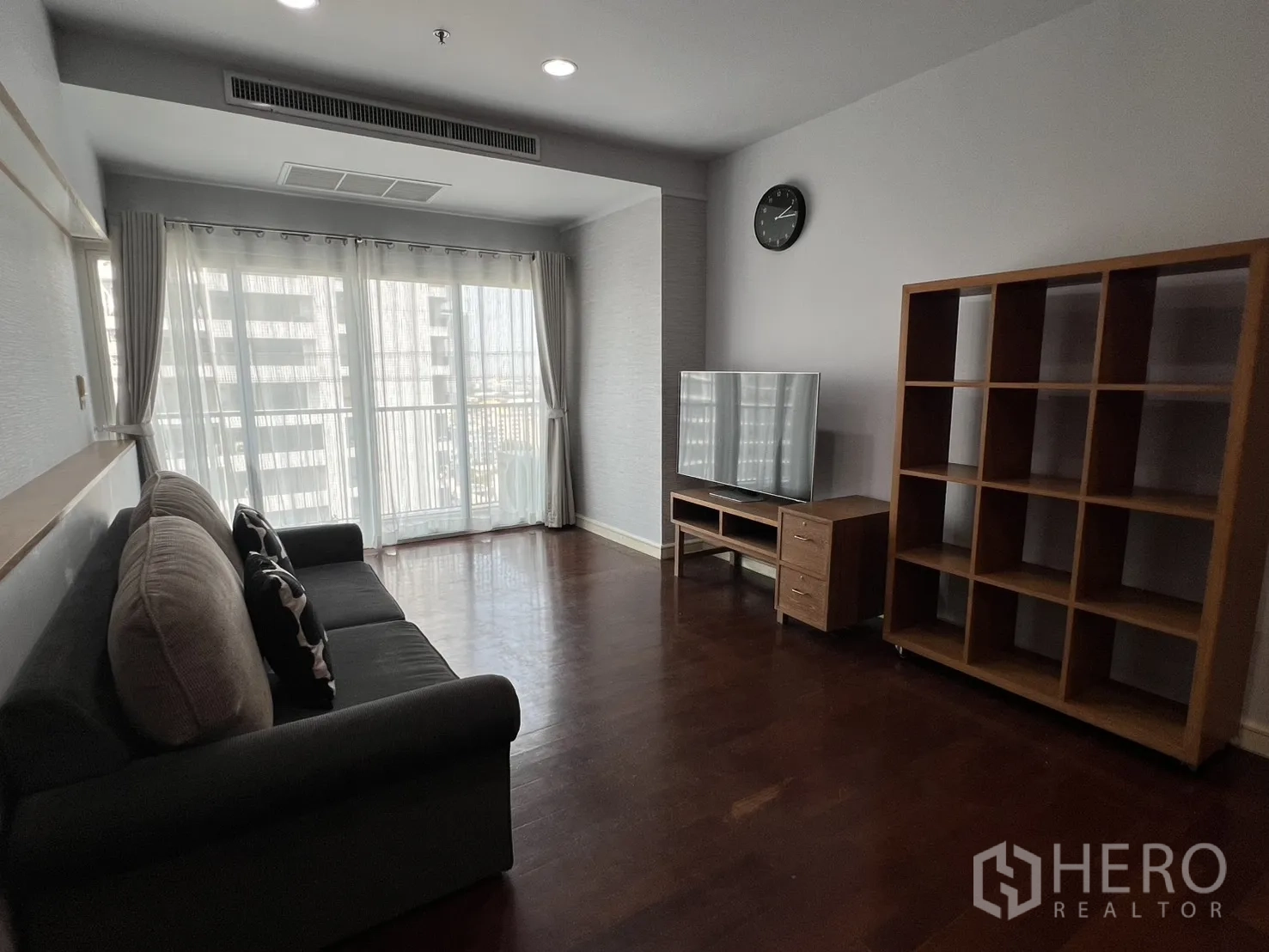 Property Image #3 for property HRE00658