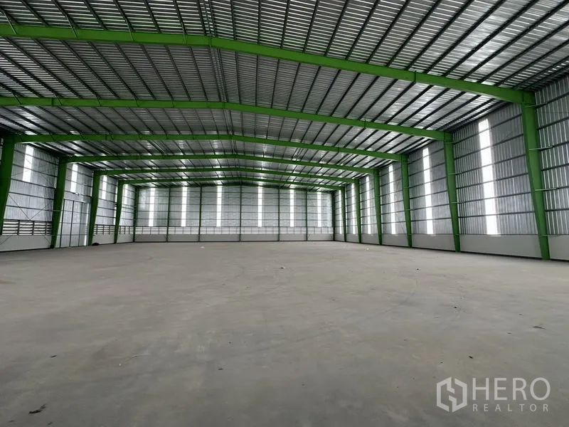 คลังสินค้า ให้เช่าในWang Noi, Phra Nakhon Si Ayutthaya - พื้นที่โกดังแบบไร้เสากลาง กว้างโปร่ง หลังคาเมทัลชีทมีช่องรับแสง