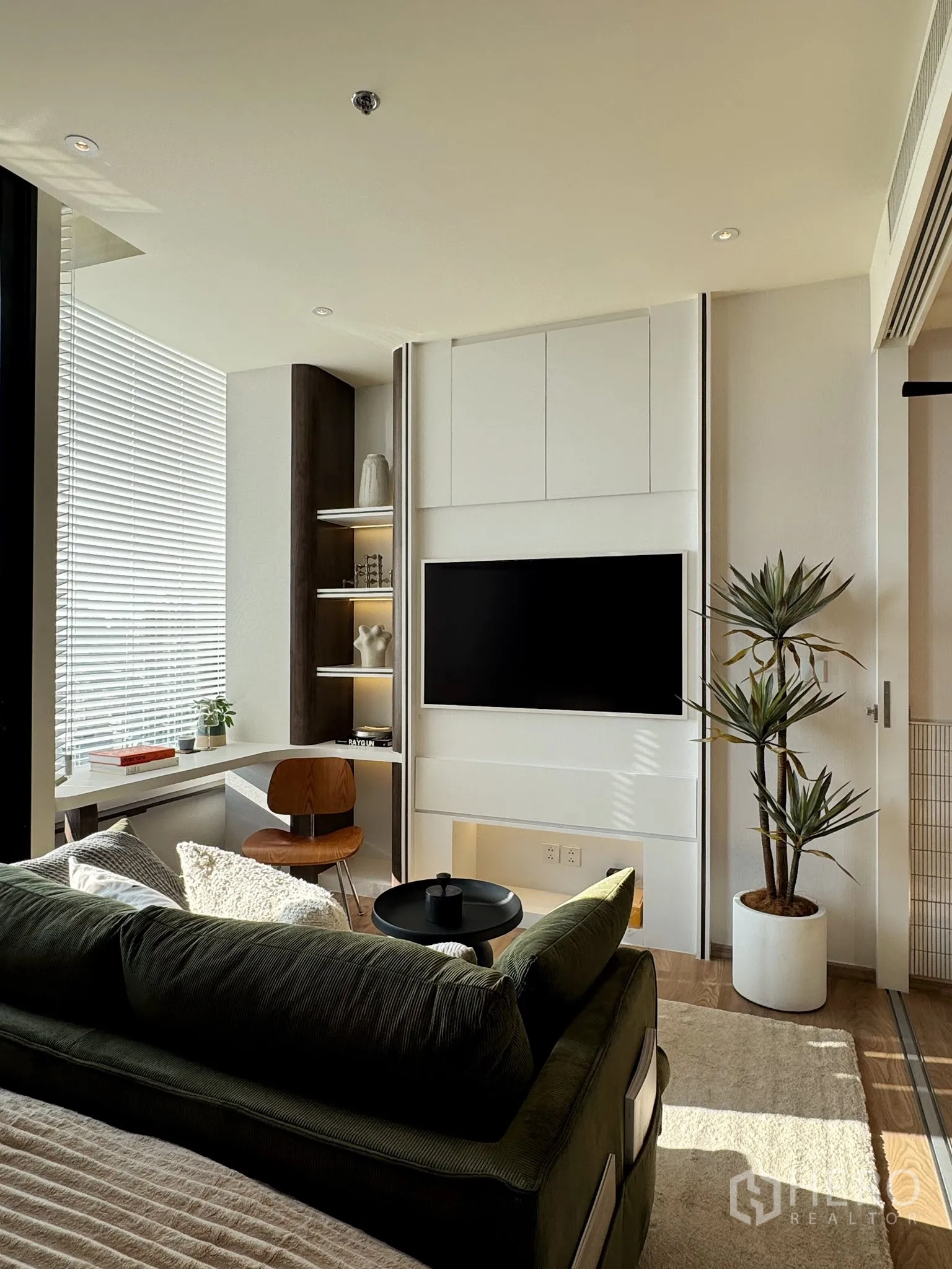 Property Image #1 for property HRE00720