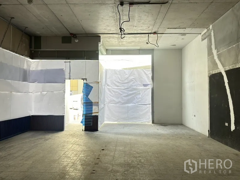 Property Image #5 for property HRE00332