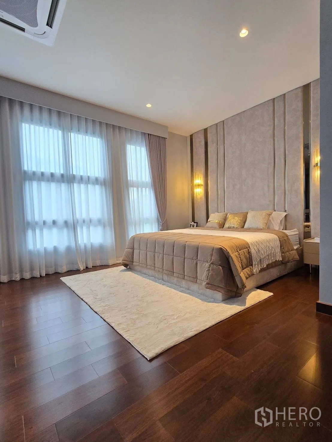 Property Image #19 for property HRE00297