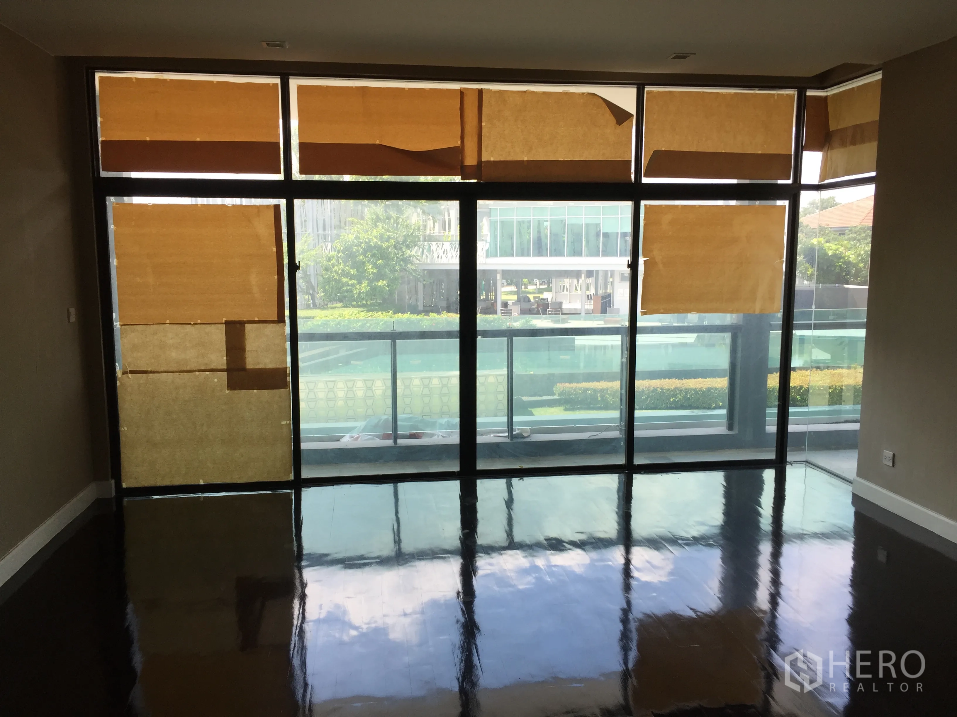 Detached House for rent or sale in Bang Kapi, Bangkok - Master suite facing a wide balcony with community views.