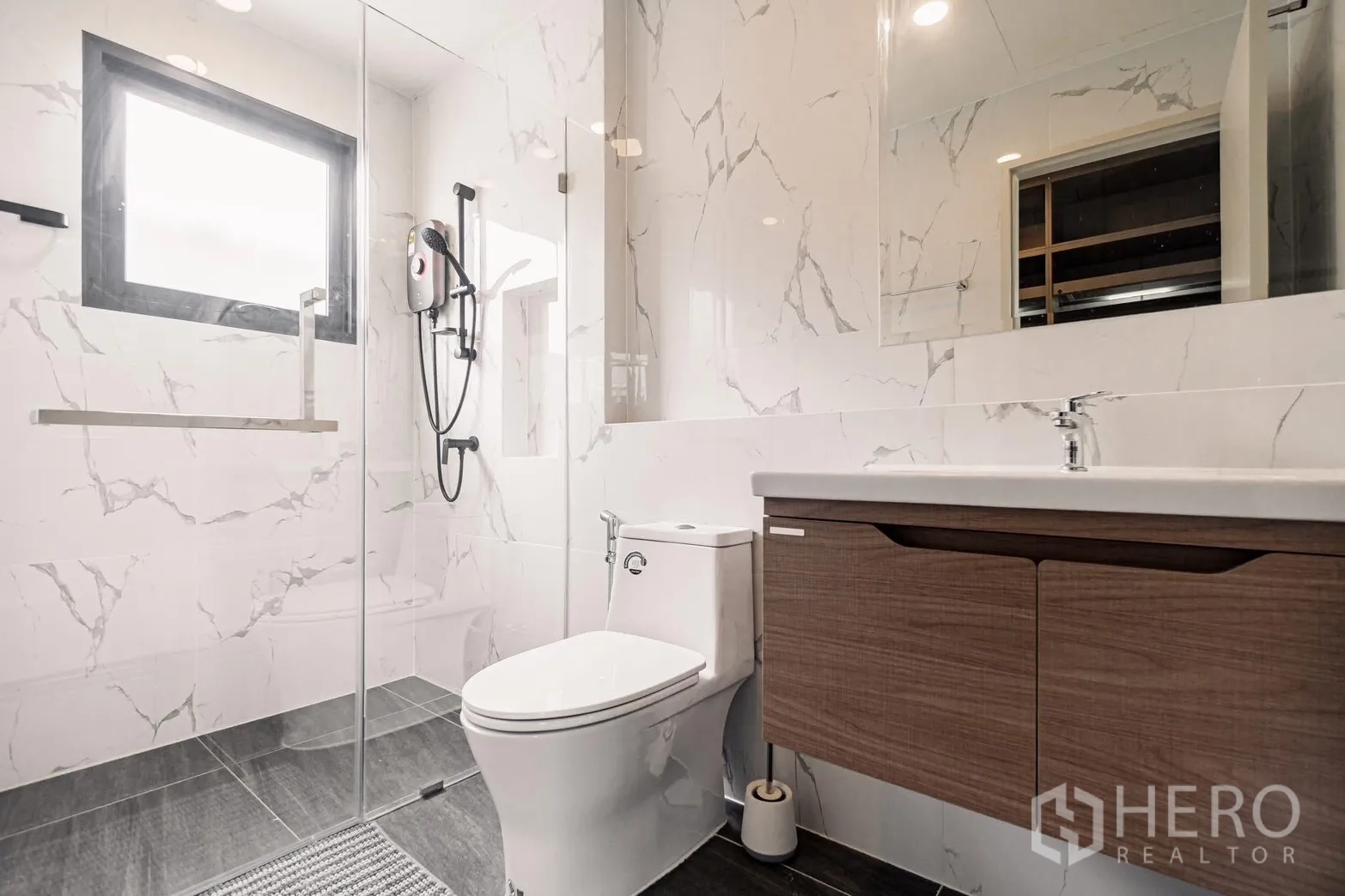 Property Image #22 for property HRE01263
