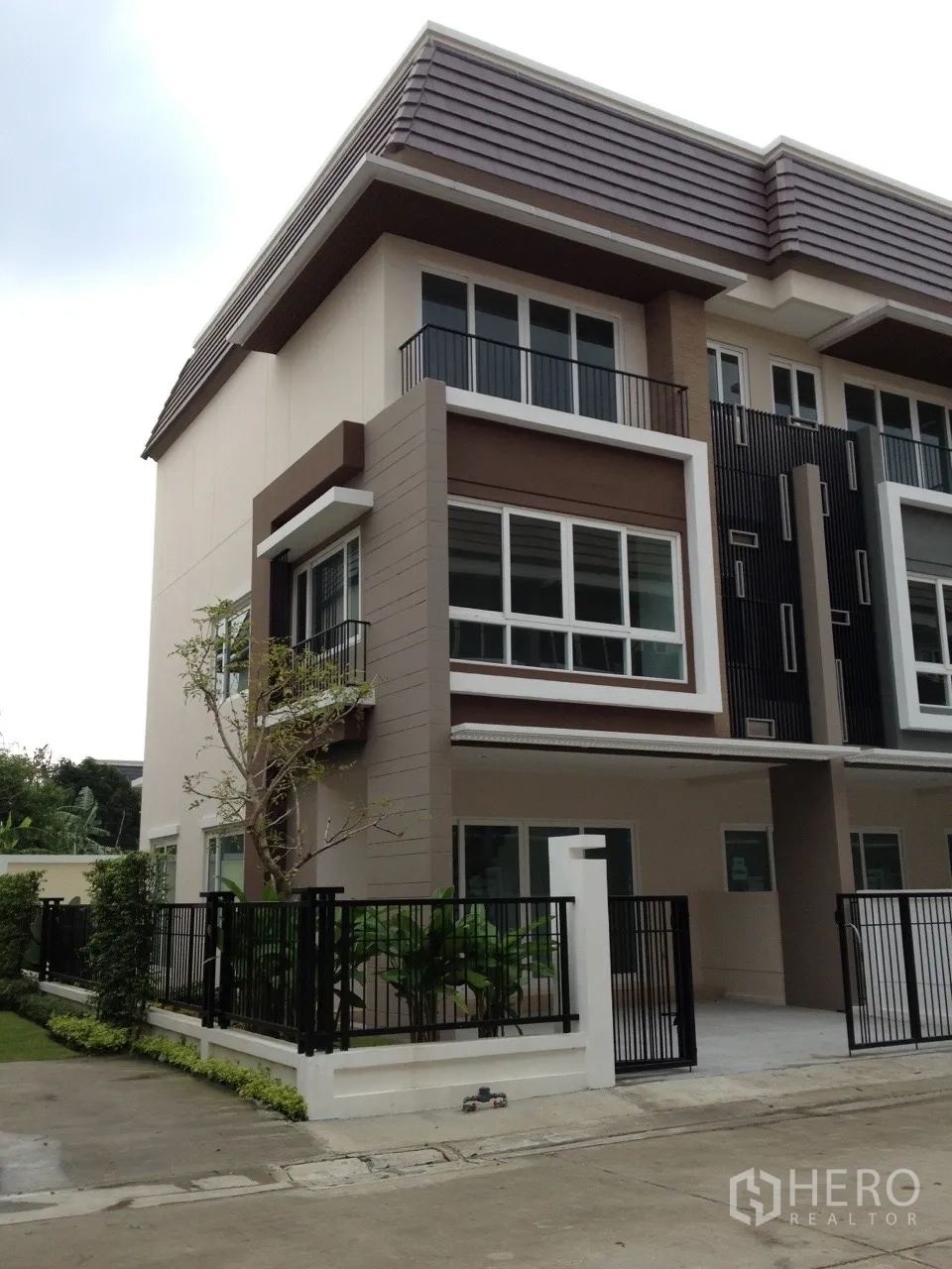 Property Image #21 for property HRE01207