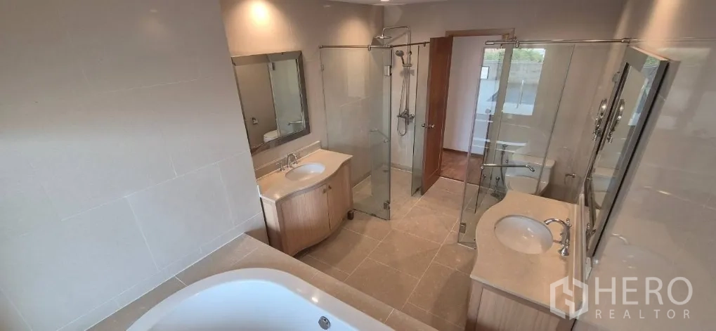 Property Image #4 for property HRE00703