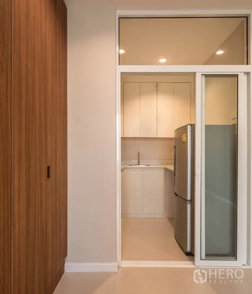 คอนโด ให้เช่าในKhlong San, Bangkok - แพนทรี/ครัวบริการหลังประตูกระจกบานเลื่อน