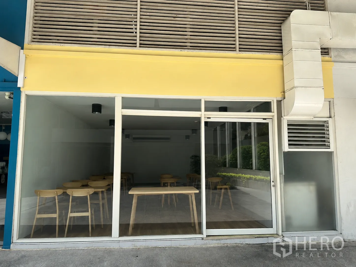 Property Image #2 for property HRE01381