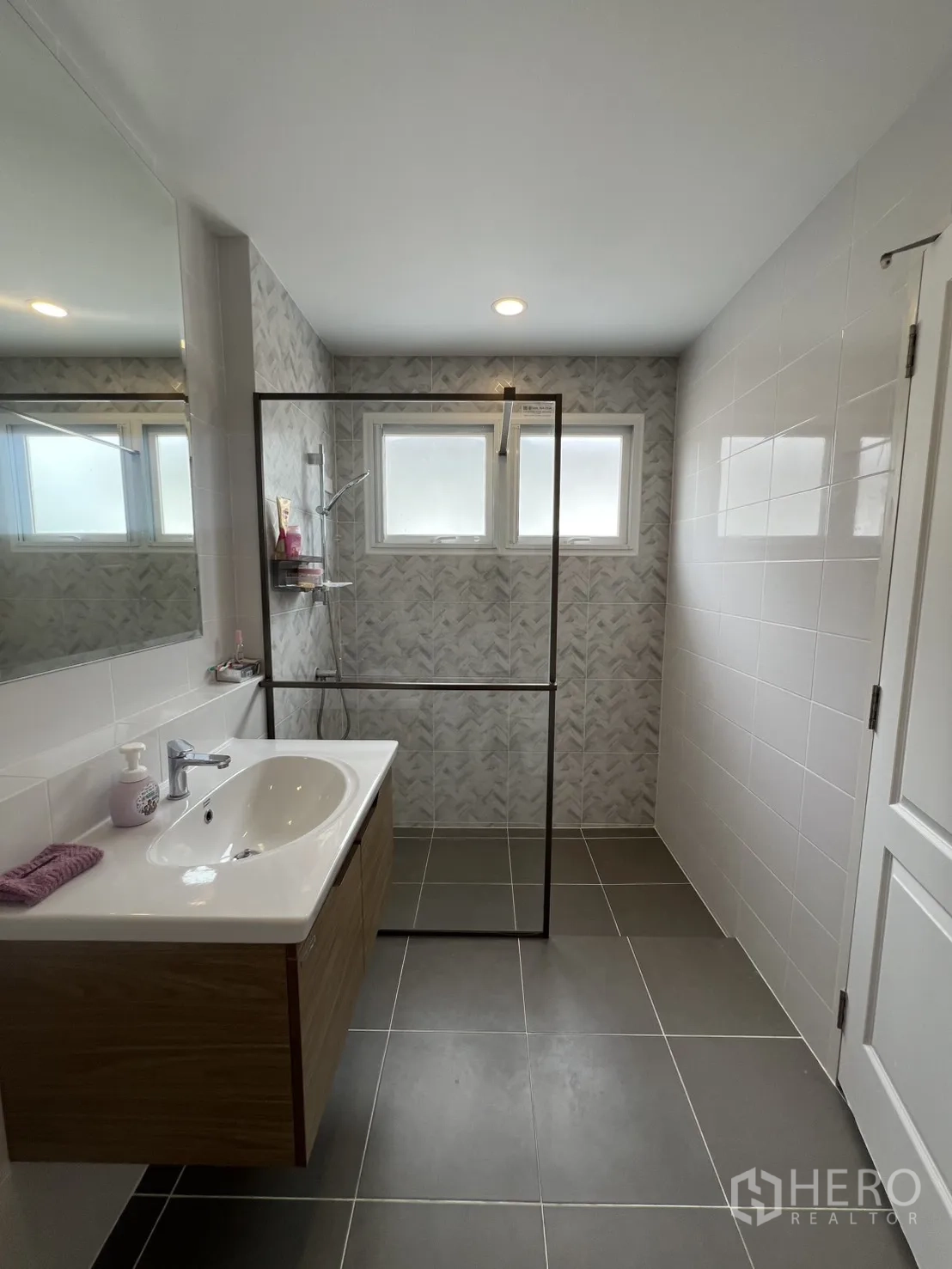 Property Image #21 for property HRE01191