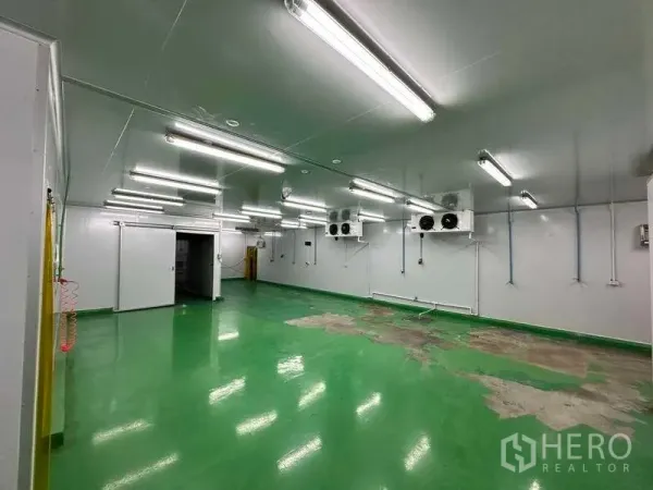 货栈 出租在Khlong Luang, Pathum Thani - 大型保温种植间，配多组制冷机组和LED照明。