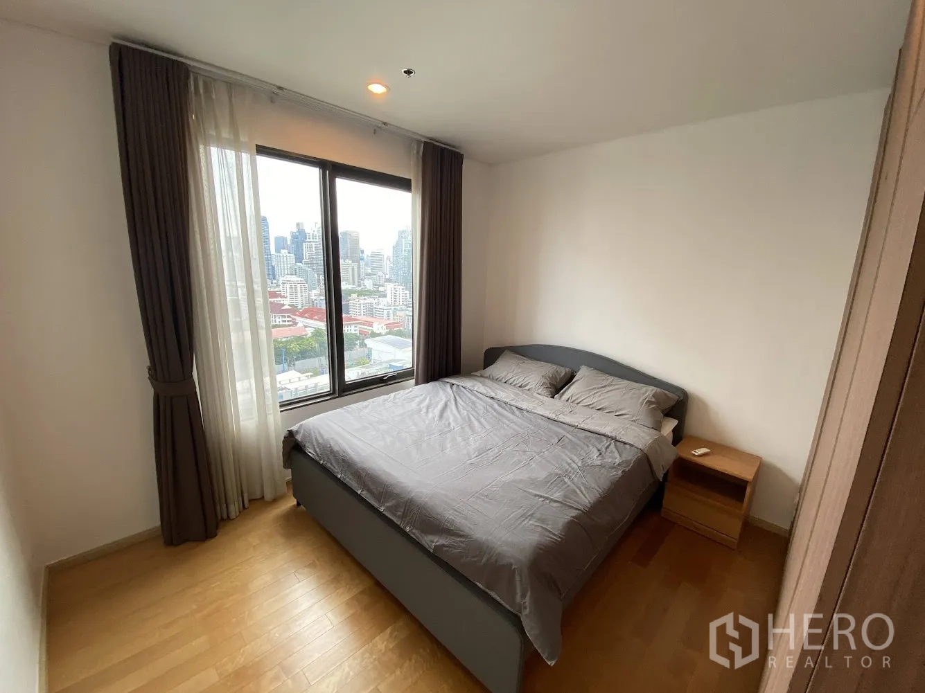 Property Image #3 for property HRE00858