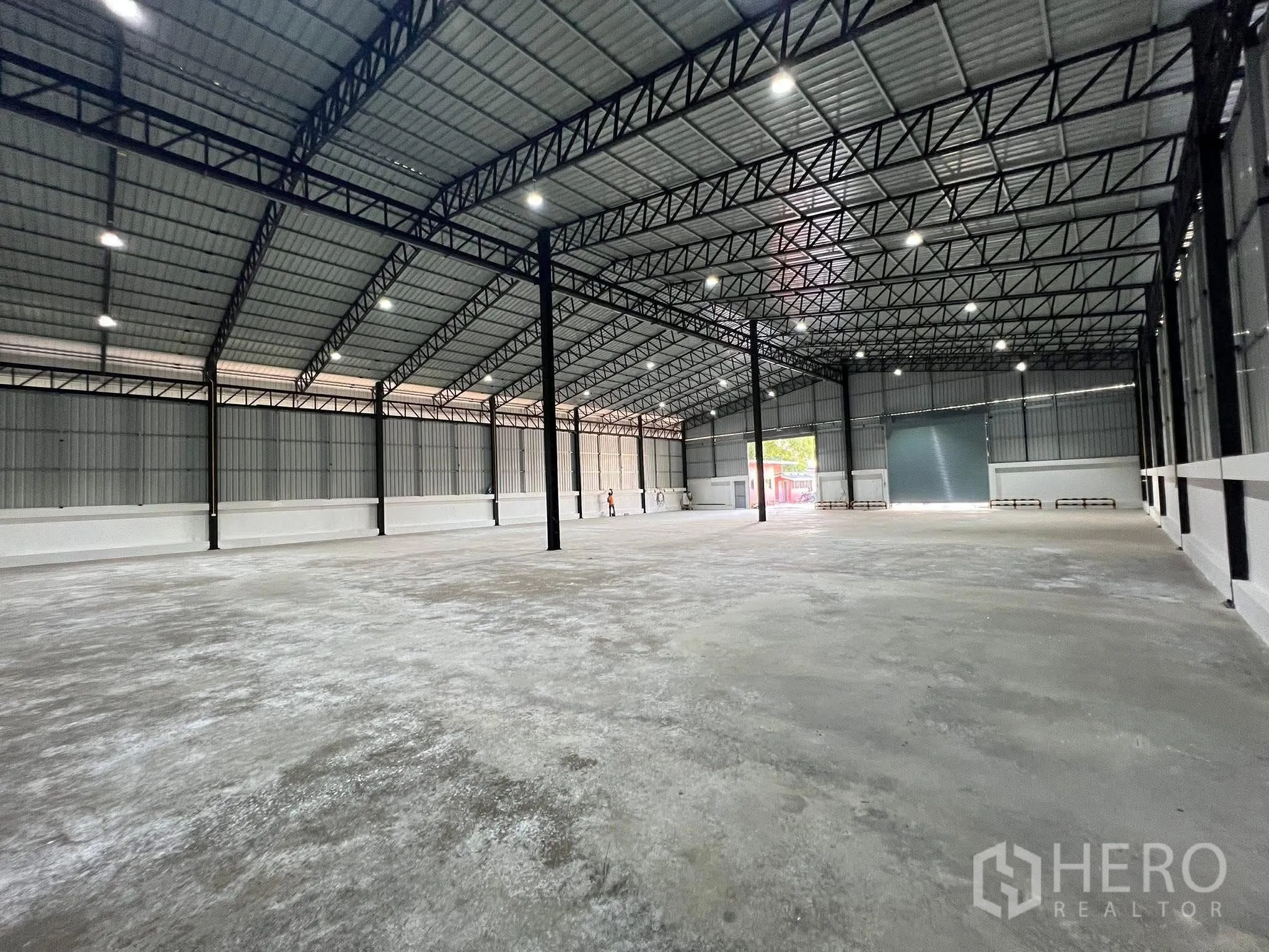 Property Image #4 for property HRE00592