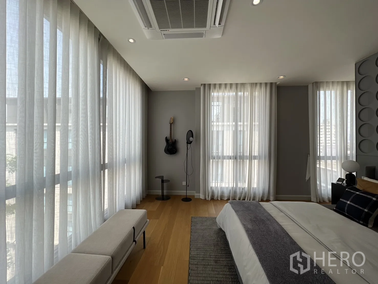 Property Image #32 for property HRE00581