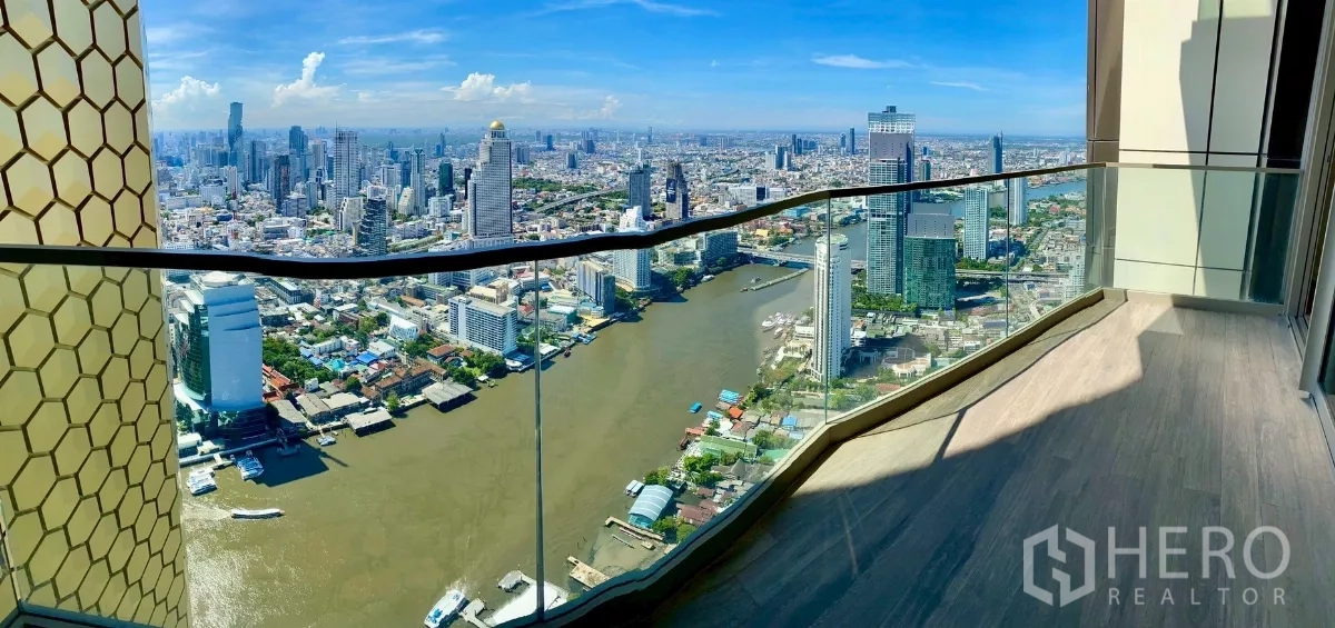 คอนโด ให้เช่าในKhlong San, Bangkok - วิวระเบียงพาโนรามาของแม่น้ำเจ้าพระยาที่คดโค้งผ่านกรุงเทพฯ