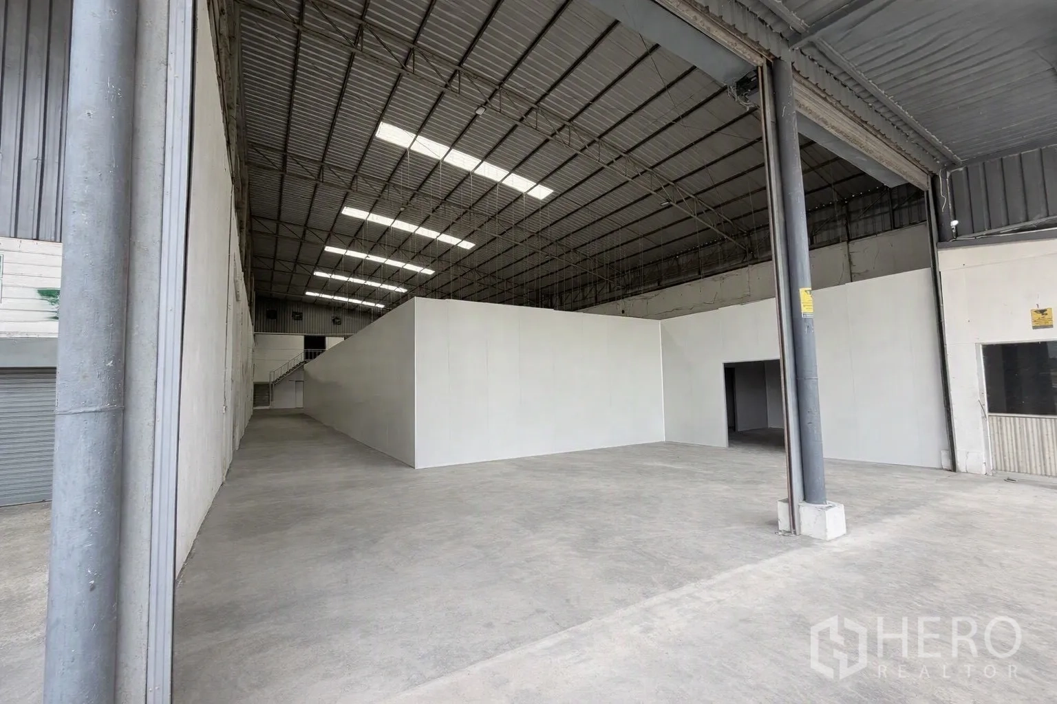 Property Image #4 for property HRE00970