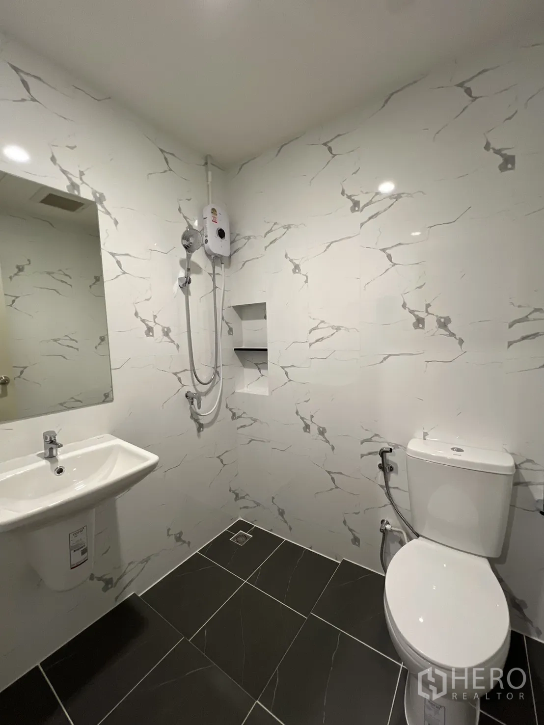 Property Image #37 for property HRE00412