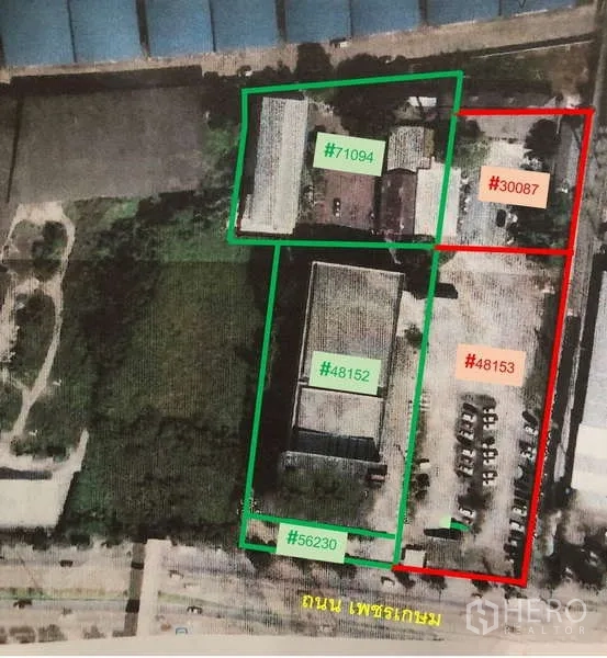 Land for rent in Krathum Baen, Samut Sakhon - Satellite map showing highlighted land parcels, buildings and parking areas, outlining the available plot and site access in Krathum Baen.