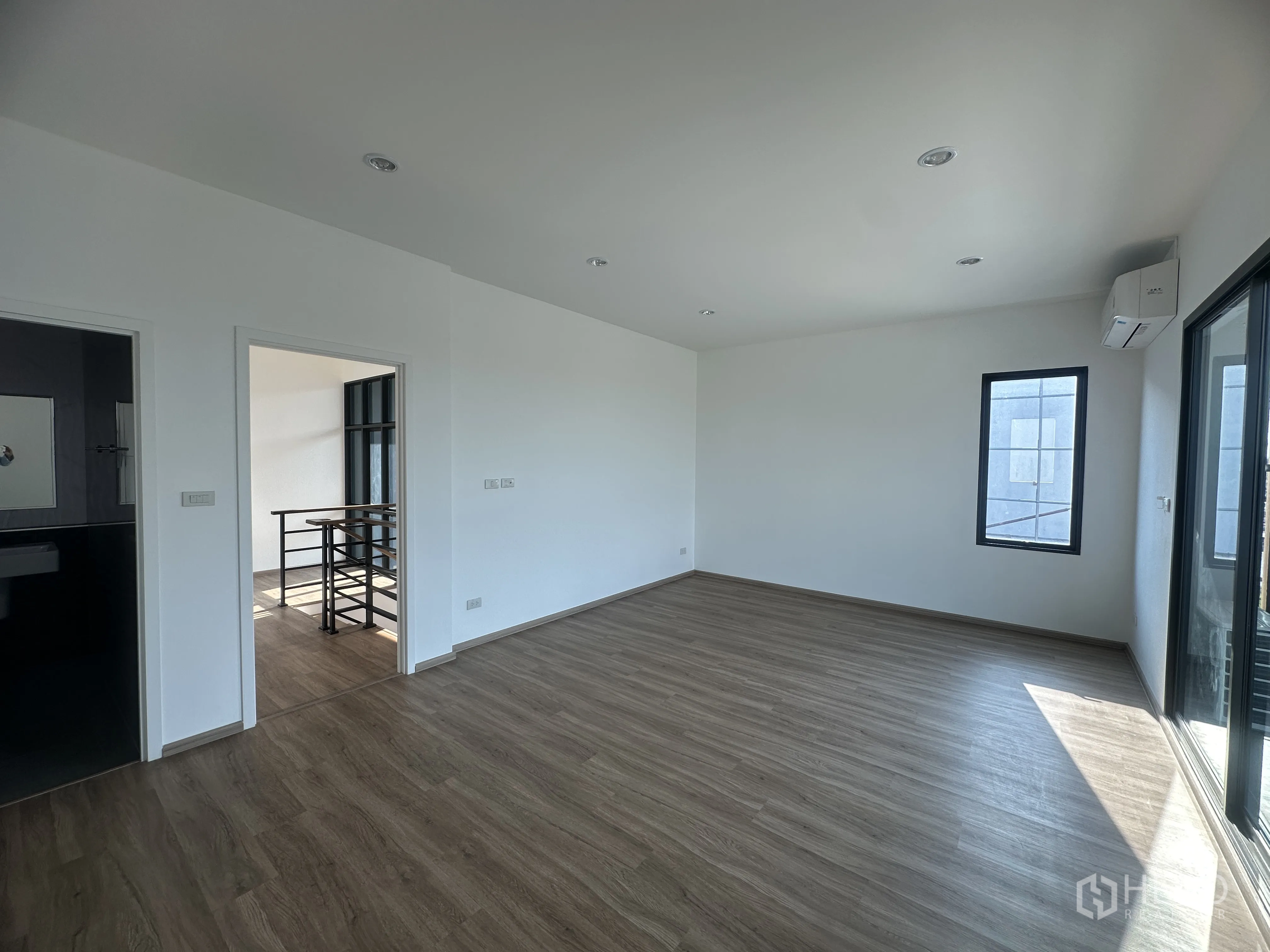 Property Image #10 for property HRE00520
