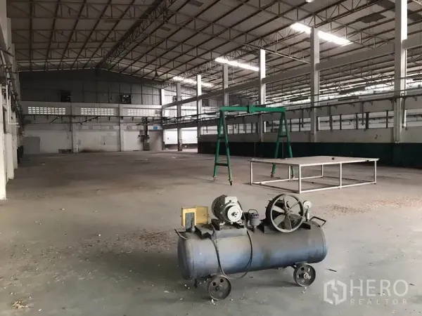 โรงงาน ให้เช่าในMueang Chon Buri, Chon Buri - ภายในอาคารอุตสาหกรรมแบบไร้เสากลาง มีพื้นที่กว้าง พร้อมโครงยกสีเขียว