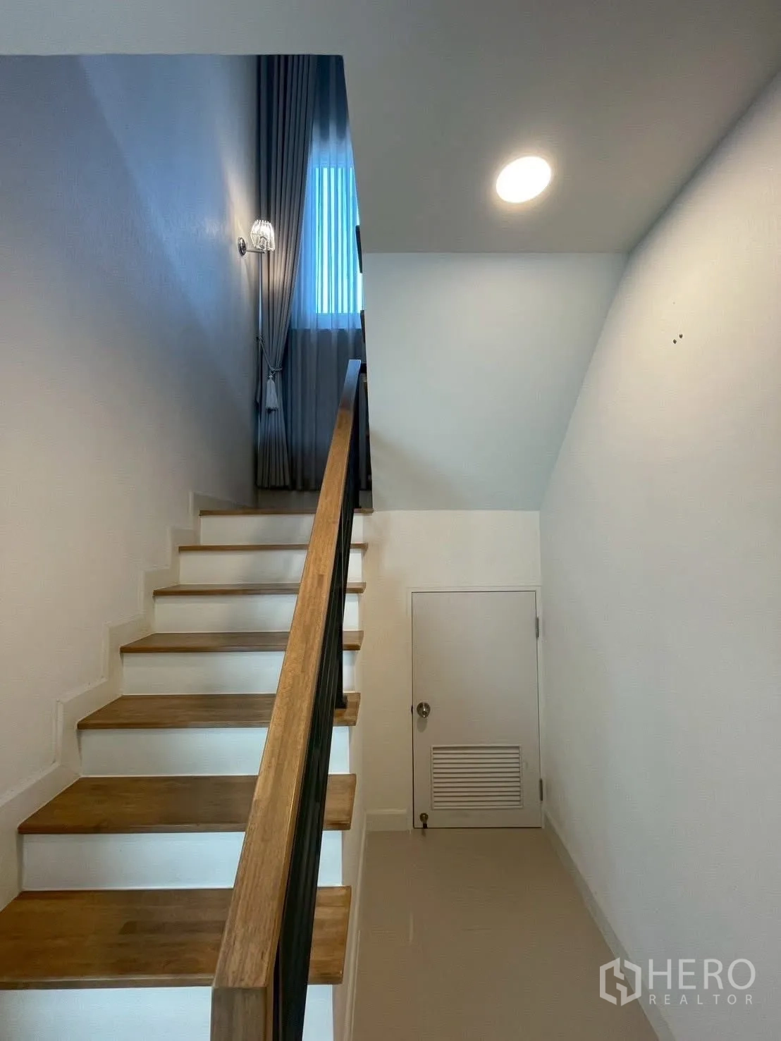 Property Image #22 for property HRE00892