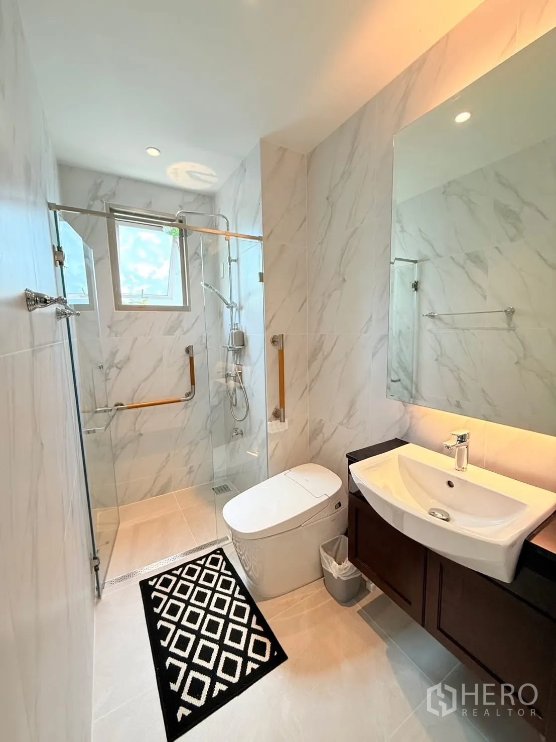 Property Image #26 for property HRE00104