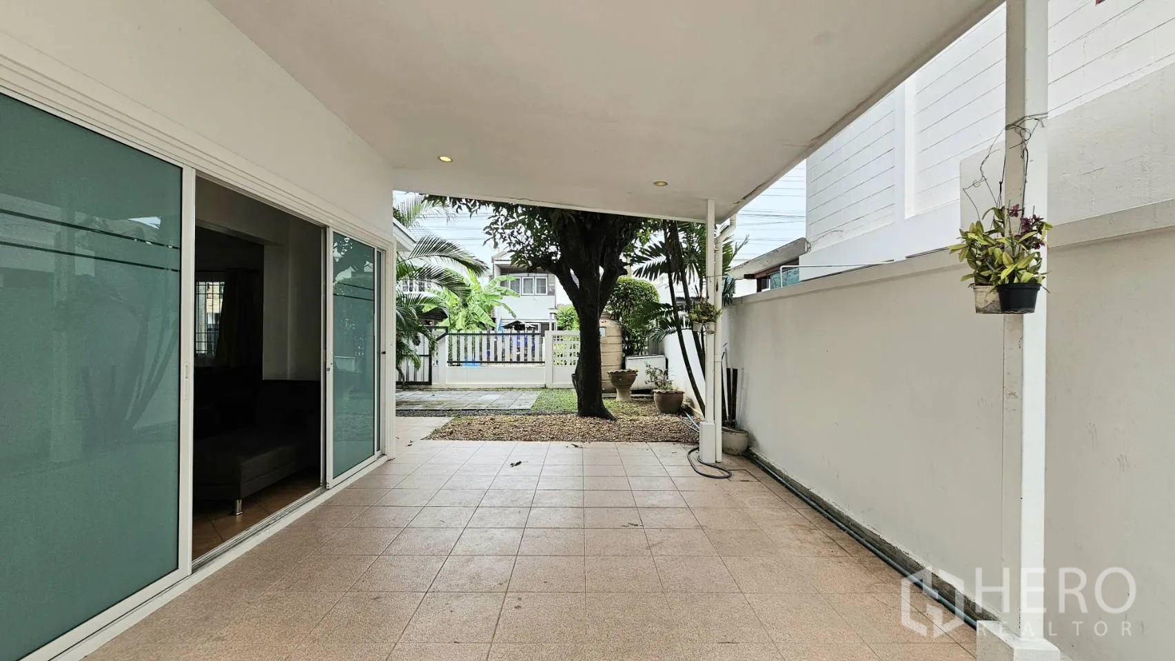 Property Image #20 for property HRE01294
