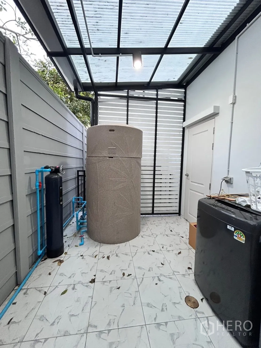 Property Image #20 for property HRE00403