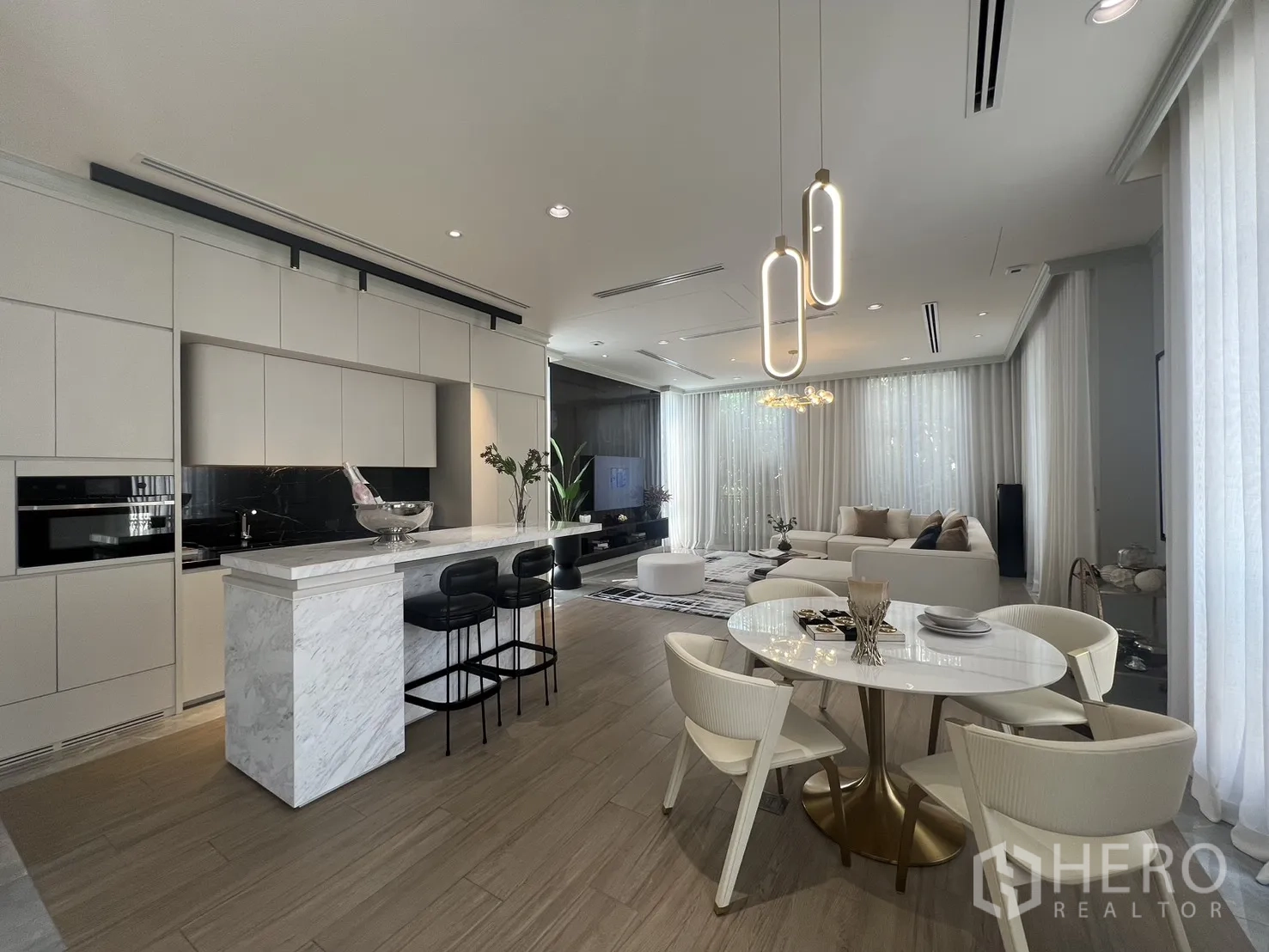 Property Image #17 for property HRE00581